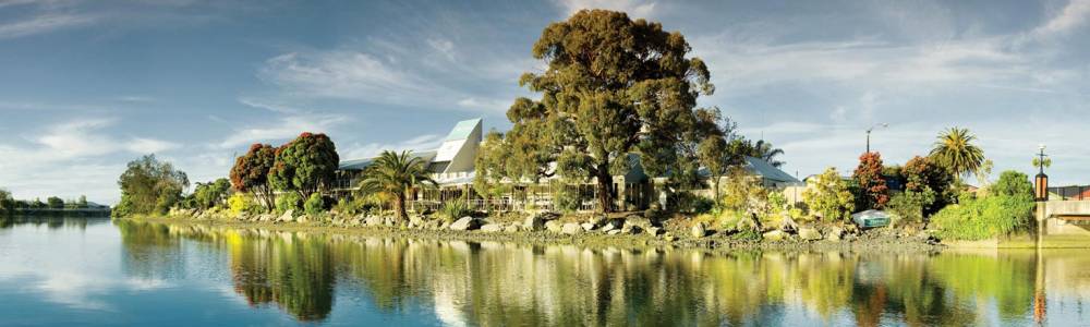 Trailways Hotel Nelson